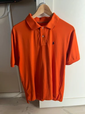 Polo piké tröja  - Snygg polo piké i tränings material perfekt till tennis/golf