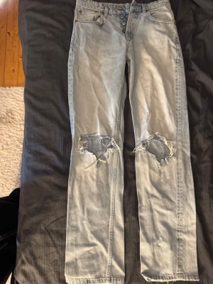 Zara jeans  - Köpte dom på Vinted och aldrig använt dem själv. Mycket bra skick 