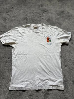 Vit t-shirt St Barth Surfer - Bra skick och pris