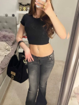 Svart topp från Gina  - Svart topp använd fåtal gånger i storlek S. Från Gina 