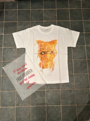 Cian Amadeus T-Shirt - Riktigt fet tröja från Cian Amadeus. Helt ny och riktigt skönt matrial. Passar nu inför dem kommande sommardagarna☀️. Finns både storlek S och M Pris kan diskuteras👍. Gratis frakt!📦