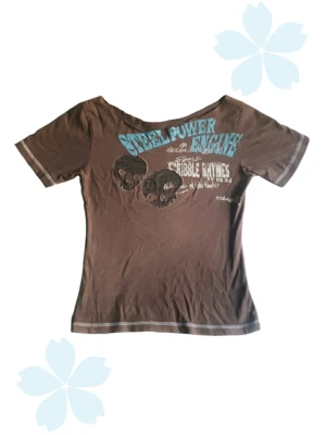 T-shirt steelpower engine - ☆ Cool off shoulder t-shirt I fint skick! Passar som xs/s! ☆