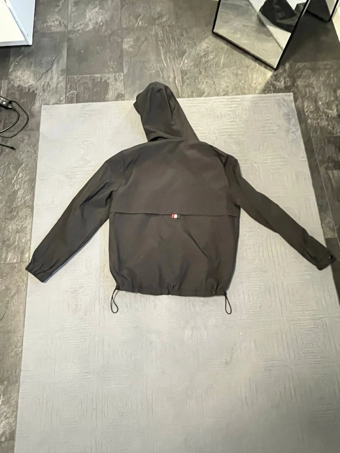 Svart Moncler vindjacka med huva - 1