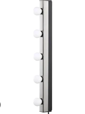 ikea musikvägg lampa - två stycken, själva glödlamporna ingår och de är helt nya aldrig använd