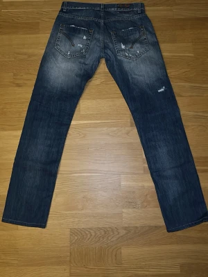 Dondup jeans 31 - Säljer ett par schyssta dondup jeans i nyskick, st 31 
