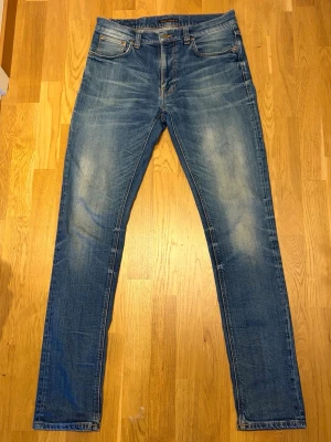 Nudie Jeans - Säljer dessa sjukt feta Nudie Jeans i modellen ”Lean Dean” // storlek 31/34 // modell: Lean Dean // Skriv för mer info och bilder!🙌🏻