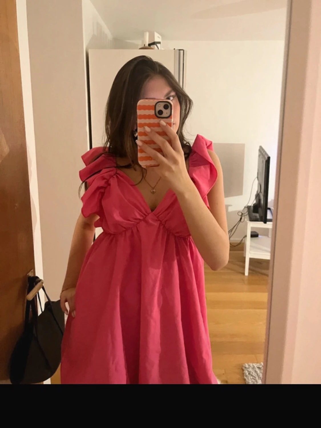 Rosa klänning med volangärmar - 1