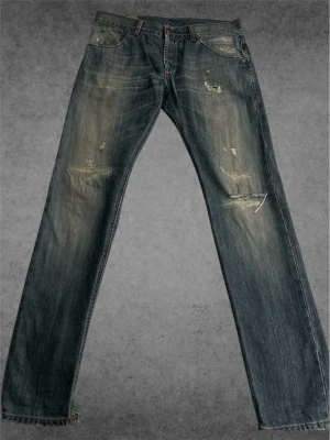 Dondup jeans  - Dondup jeans Skick:7/10 Storlek:34 Priset är ej hugget i sten.