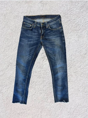 Nudie jeans - Bra skick, snygga fades. Mått finns och bild med dom på. Bara att fråga. Pris endast 299