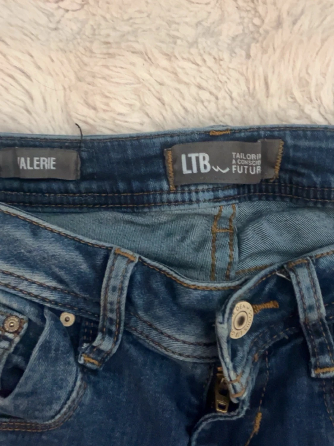 Blå bootcut jeans från LTB - 1