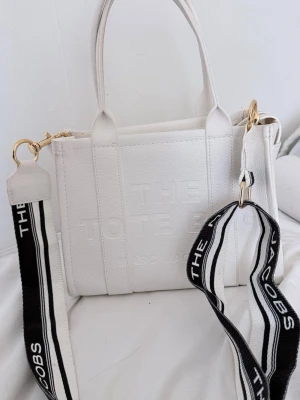 Vit väska  - Hand väska aldrig använt 