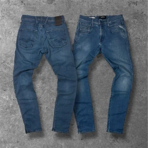 Replay Anbass jeans - Säljer dessa schyssta jeansen från Replay | W29 L32 | modell: Anbass | skick: 7,5/10, normalt slitage som syns på bilderna | Hör av er vid frågor, pris kan diskuteras vid snabb affär 🤝