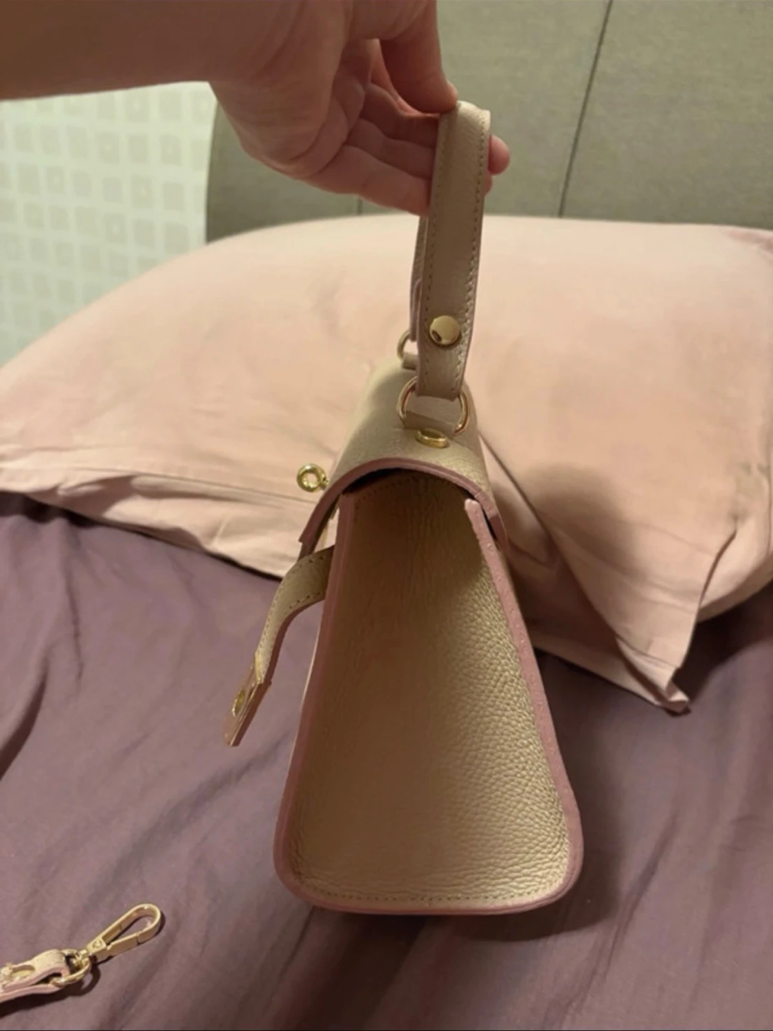 Beige handväska i äkta läder - 2