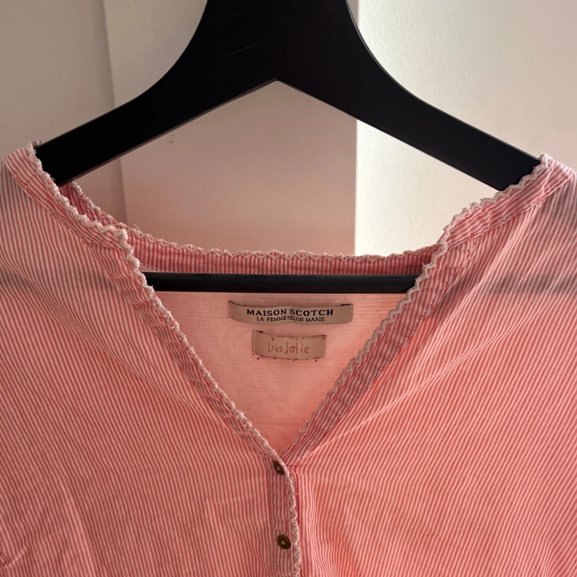 Maison Scotch korall rosa och vit randig blus - 2