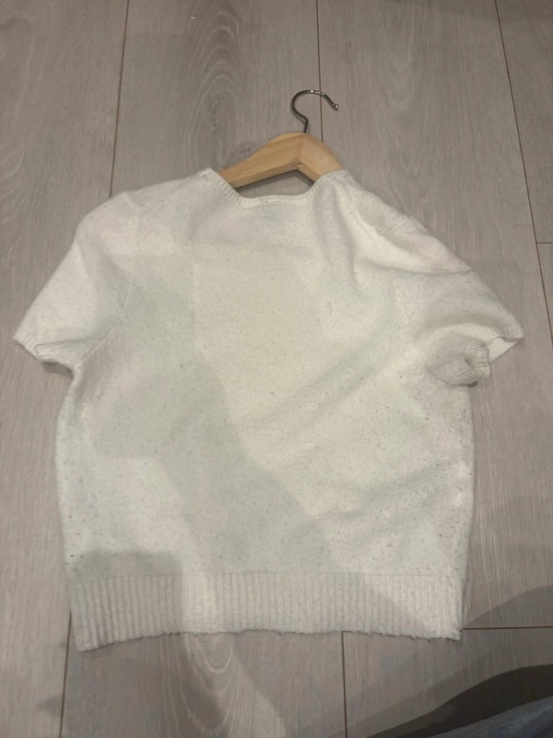 Vit stickad t-shirt från H&M - 1