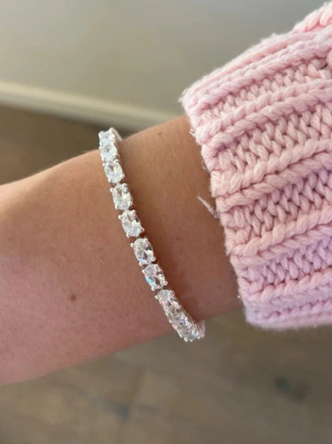 Silverfärgat tennisarmband med stenar - 3