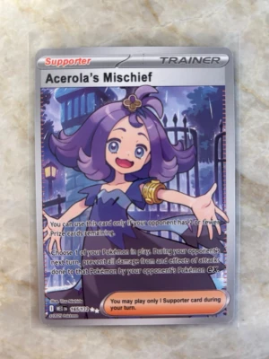 Full Art Pokemon Trainer kort - Säljer min illustration rare av trainer kortet Acerola’s Mischief. Om jag skulle ge en PSA rating är det en stark 10 eller 9 ᕙ(⇀‸↼‶)ᕗ 