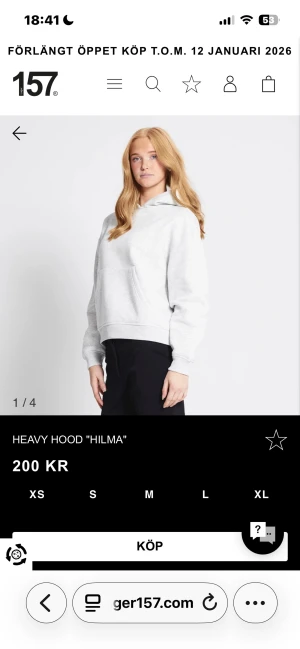 Vit hoodie  - Vit hoodie från lager 157, den är grå på bilden men vit i verkligheten. Lite sliten🤍