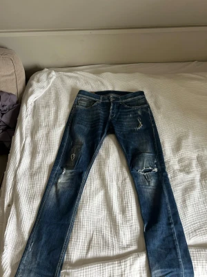 Dondup jeans  - Säljer dessa riktigt snygga dondup jeans i storlek 32. Skick 9/10 hör av er om ni har frågor eller funderingar