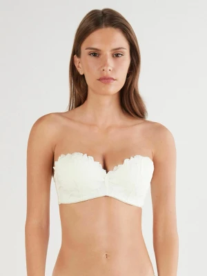 Intimissimi bh - ååå fin bh som jag fick i present o älskar den verkligen men tyvärr tvungen att sälja pga att den inte passar. Den är aldrig använd därför helt i nyskick. Den är push up och har avtagbara band. Även helt slutsåld💞