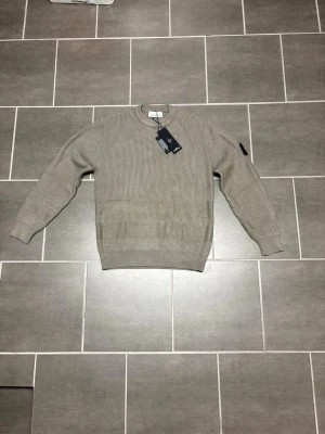 Grå tröja - Säljer min gråa tröja som är k väldigt fint skick