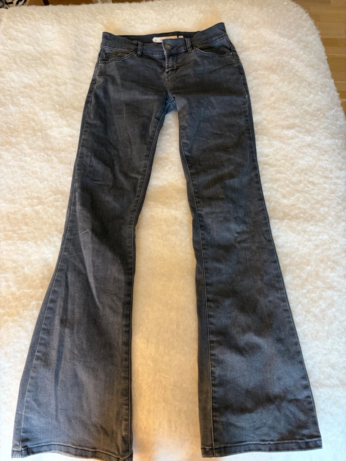 Mörkgrå bootcut jeans från subdued - 1