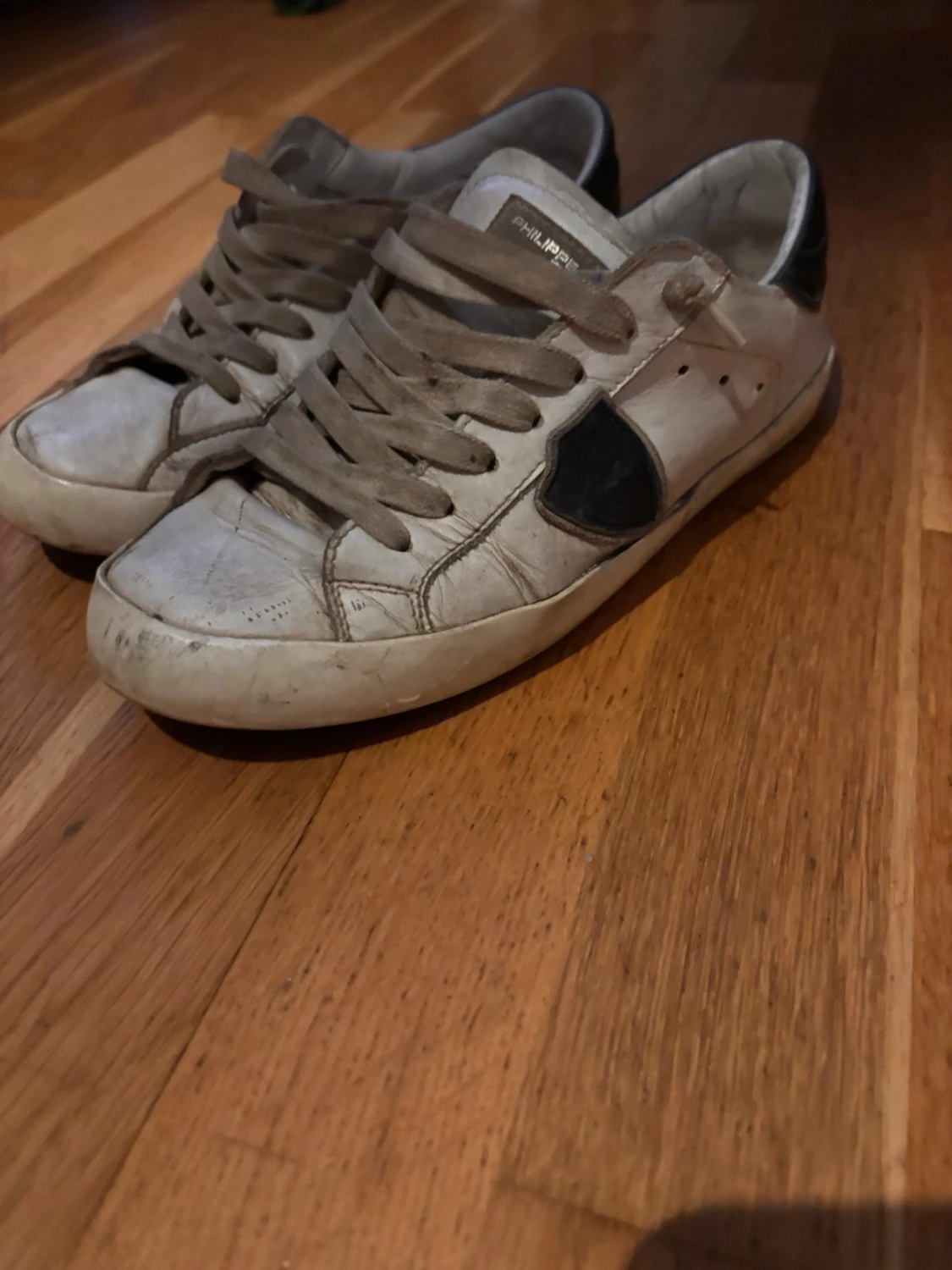 Vita phillipe model skor met svarta blå detaljer - 3