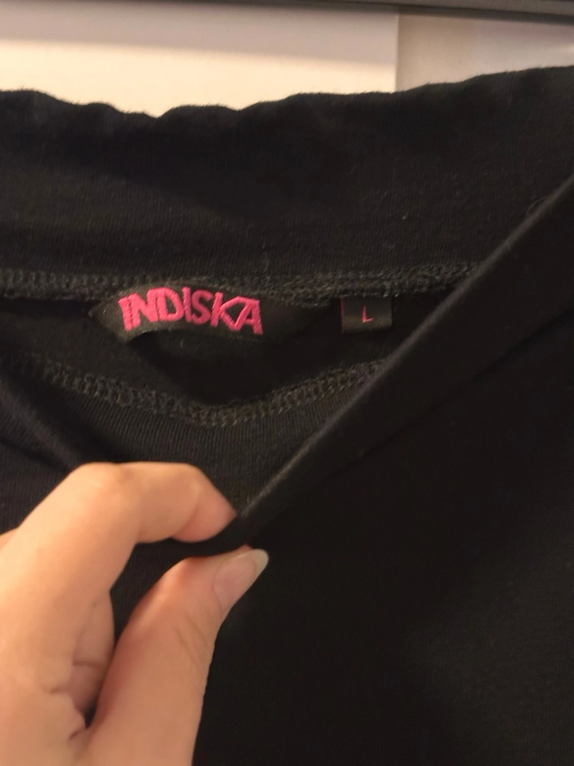 Svart långkjol i mjukt tyg - INDISKA - 3
