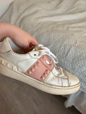 Valentino Rockstud Shoes - The soles of the shoes are in poor condition, but do not prevent them from being worn. 2 studs missing.