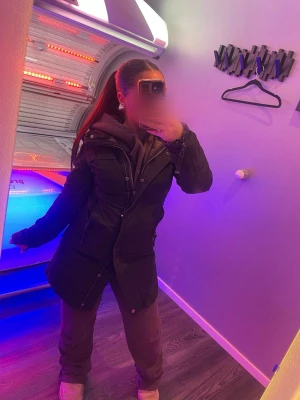 Svart parajumper jacka (pälsen till luvan finns vid sidan om) - Äkta , med scan jätte fin 