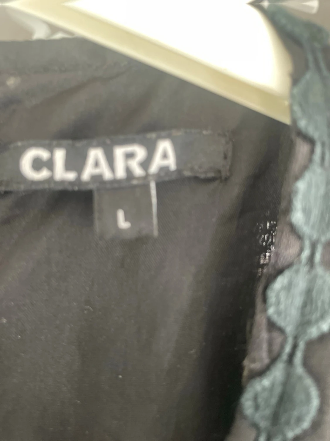 Svart prickig klänning - 2