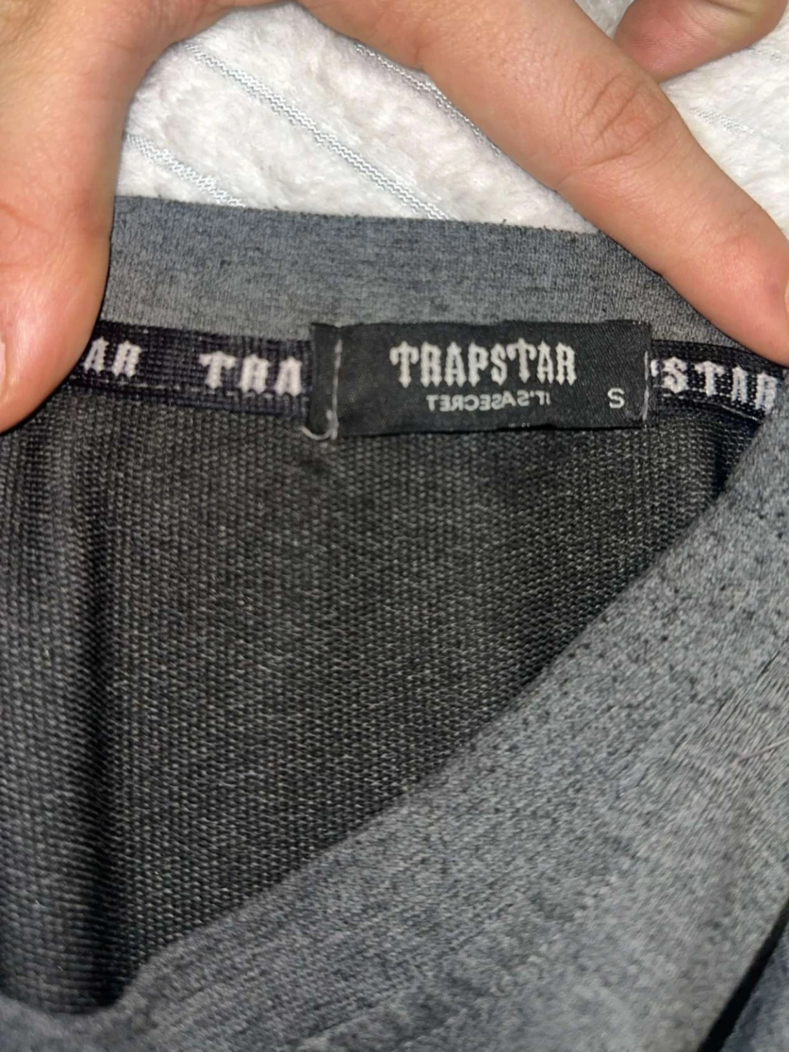 Grå sweatshirt från Trapstar - 3