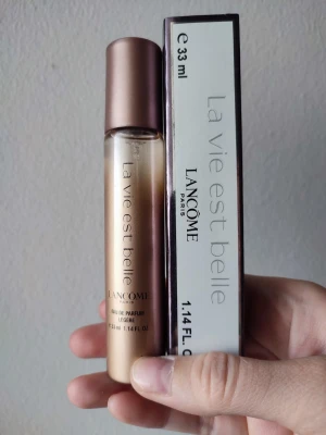 Lancome La Vie Est Belle Légére - Lancome La Vie Est Belle Légére Perfume. 33ml bottle. New! A great winter/fall fragrance.