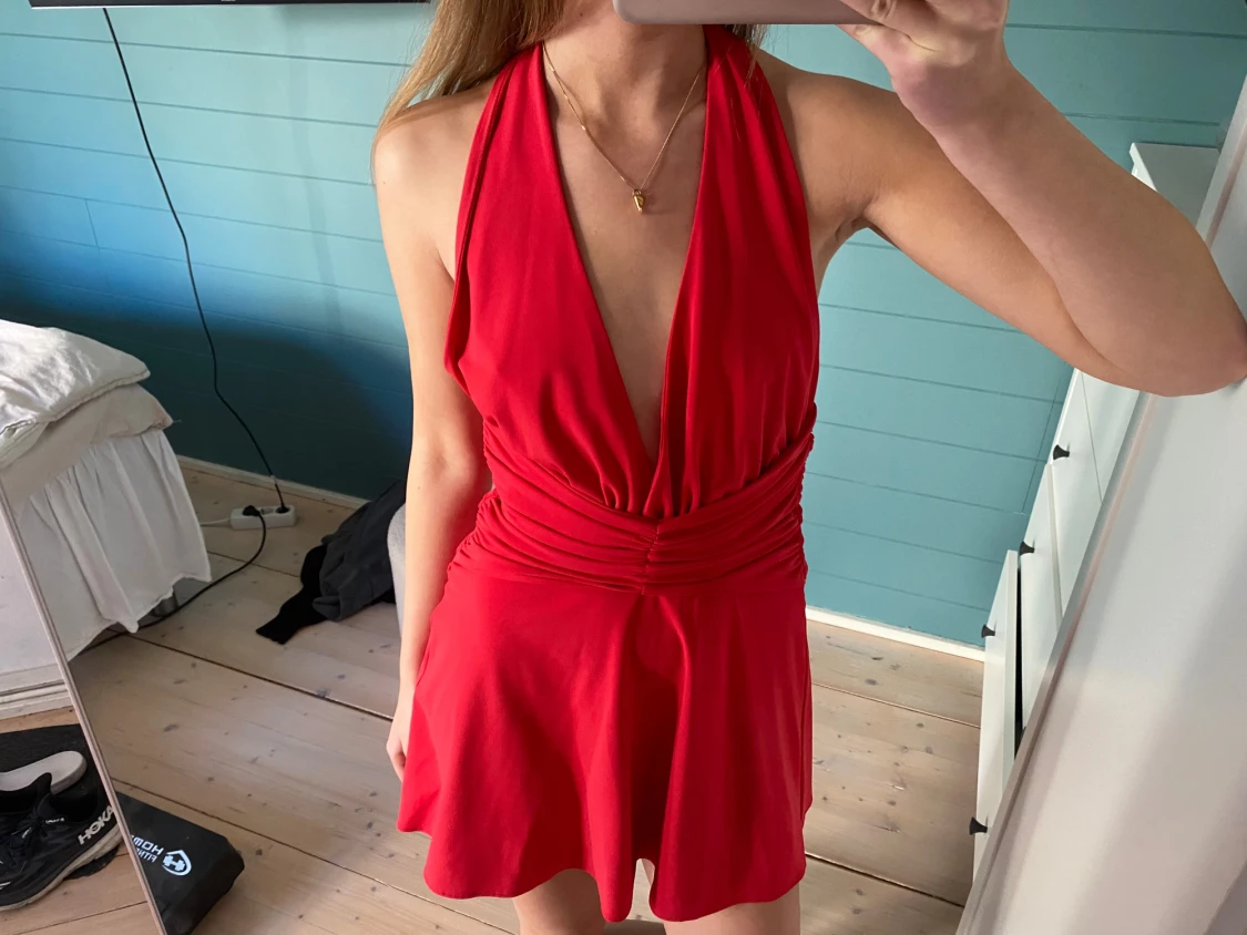 Halterneck klänning