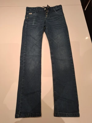 Straight jeans - Skriv om du har några funderingar 