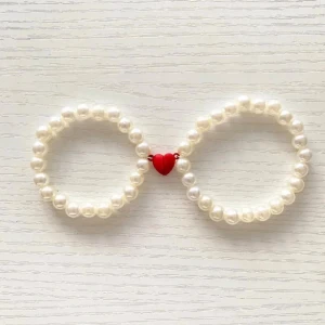 Par armband med magnet hjärta ♥️  - .