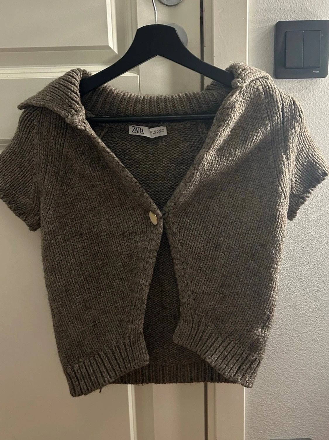 Stickad brun kofta från Zara - 1