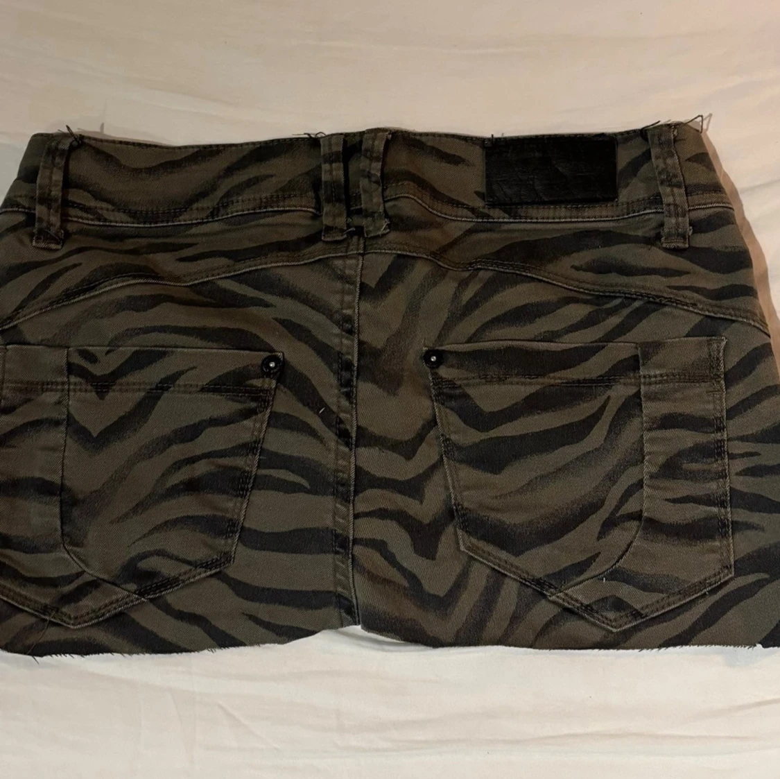 Mönstrad jeans kjol - 1