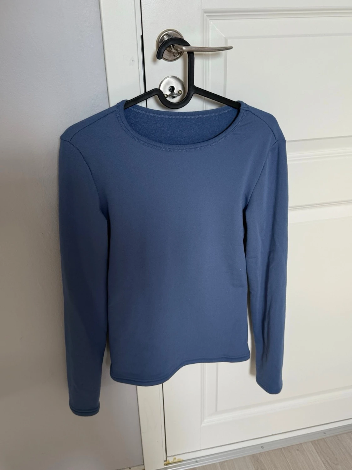 Blå fleece-tröja med rund hals
