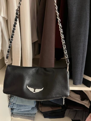 Zadig Voltaire väska  - Svart fin Zadig Voltaire väska som är köpt i Spanien 