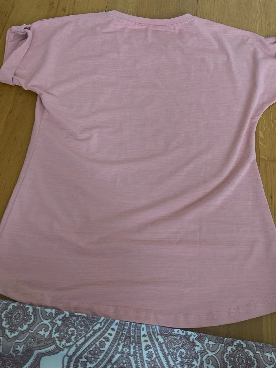 Ljusrosa t-shirt med tryck - 1