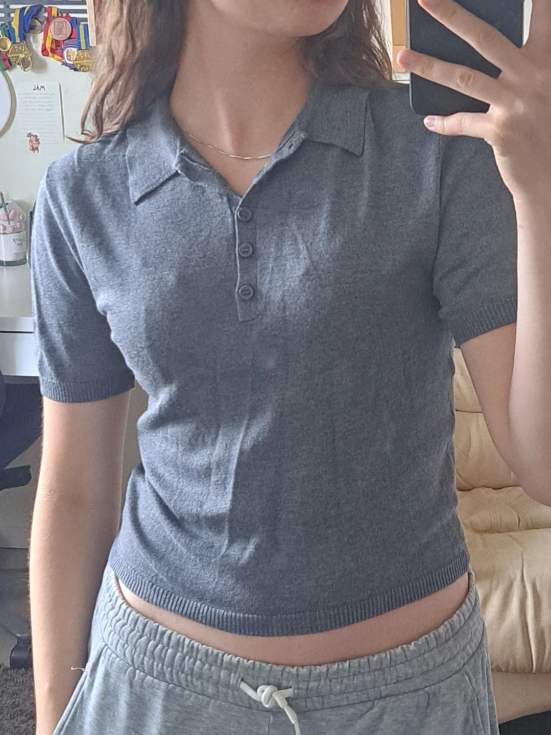 Grå polotopp från H&M Divided