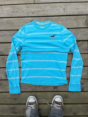 Hollister longsleeve - Riktigt skön hollister longsleeeve tee. Storlek M.