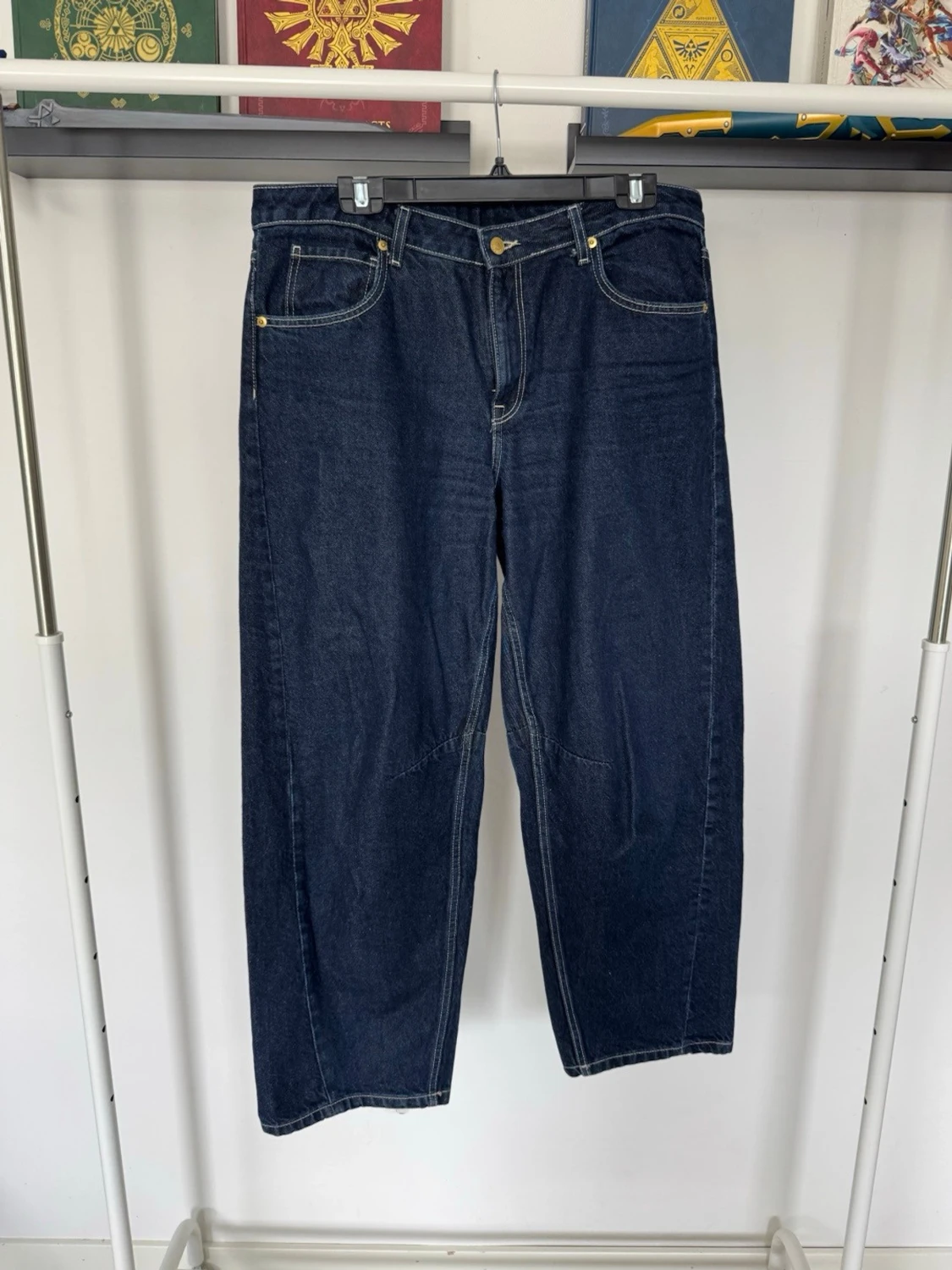 Mörkblåa barren jeans