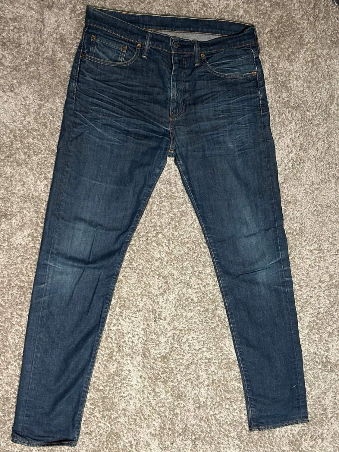 Mörkblå Levi's slim fit jeans