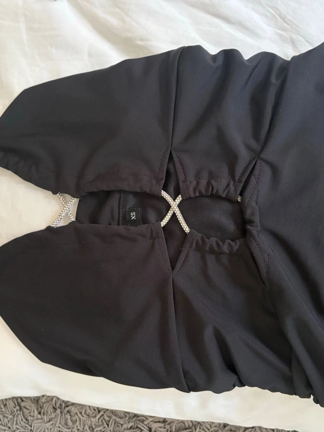 Svart croppad halterneck topp - 1