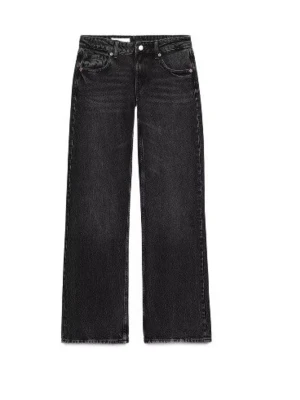 Lågmidjade jeans - Jeans från Zara i storlek 32, endast testade. Jeansen är svarta/mörkgrå. 