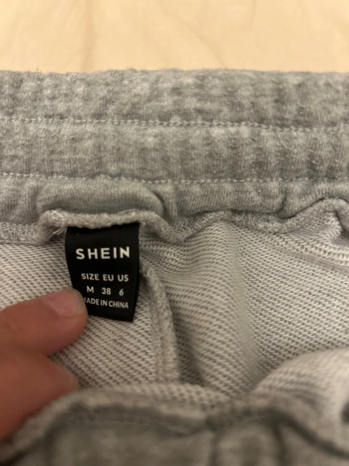 Grå mjukisbyxor från SHEIN - 1