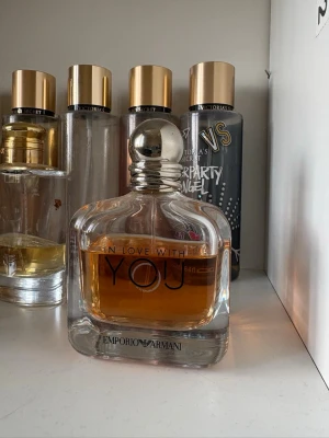 Emporio Armani In Love With You parfym - Emporio Armani In Love With You. EDP. Perfekt för dig som gillar exklusiva dofter.