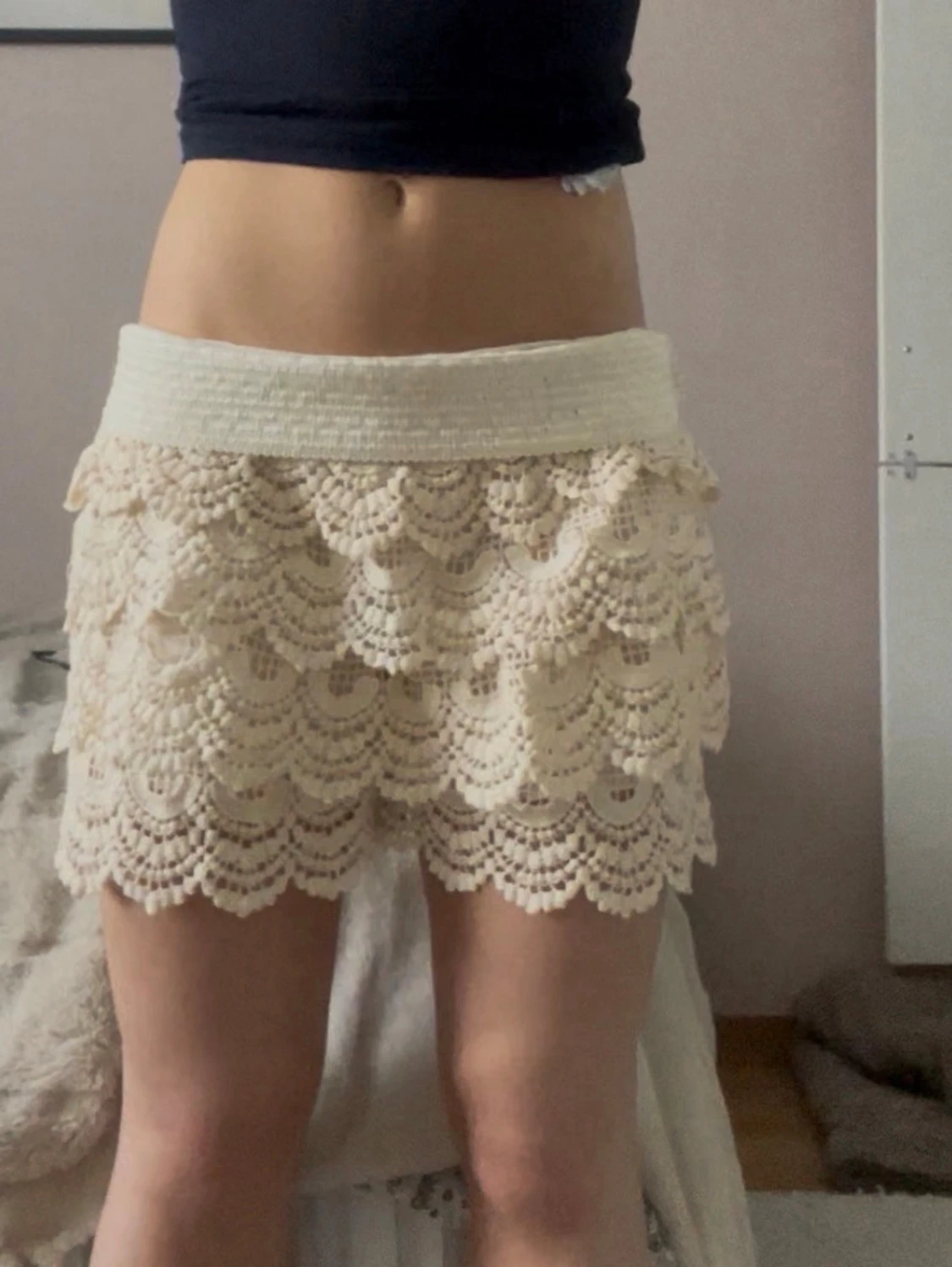 Beige spetsshorts - 1